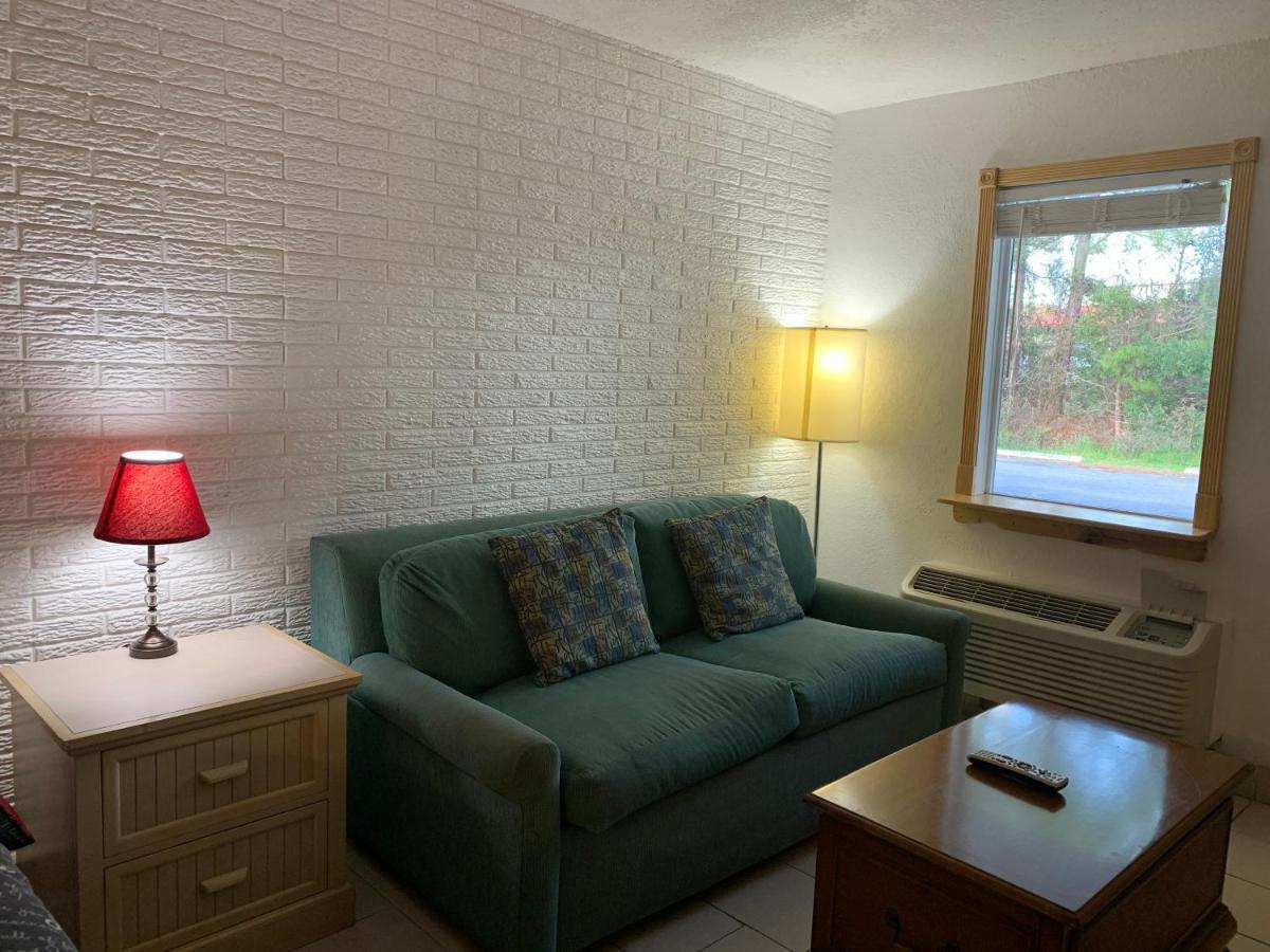 Extended Stay Brunswick Exterior photo